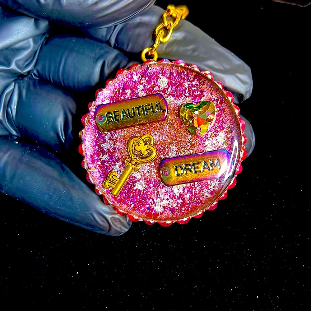 Resin keychain. Pearl pink, chameleon flakes, ombré charms & rhinestone trim💖